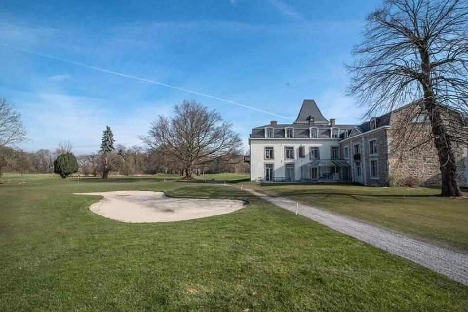 La Chambre Du Chateau De Bernalmont Liege Luaran gambar
